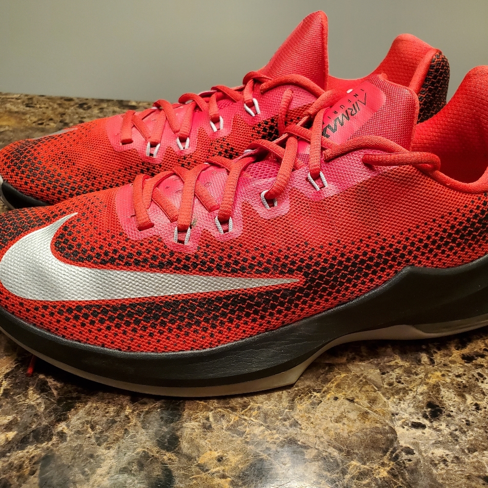Nike - Picture 2 of 2